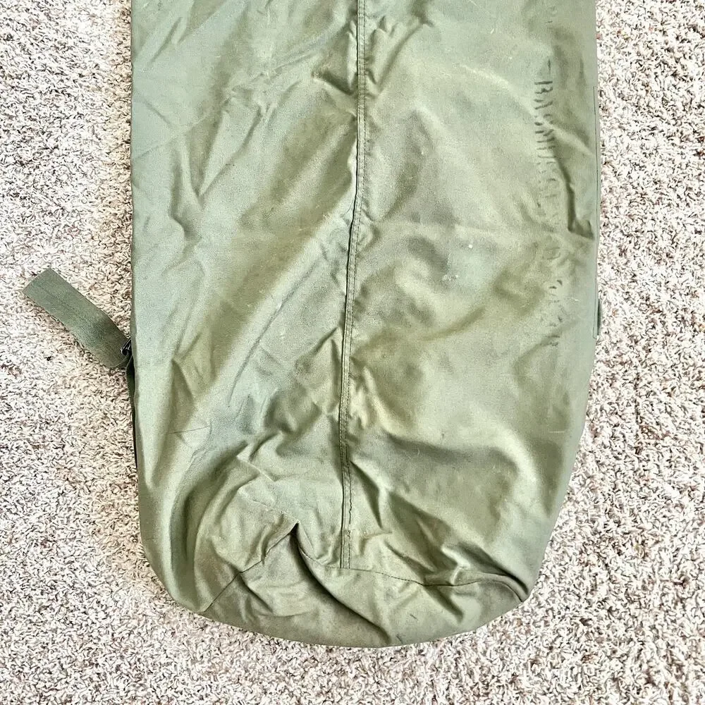 Military Duffle Bag, OD Green Nylon Sea Bag Carry Straps Army Duffel USGI Used